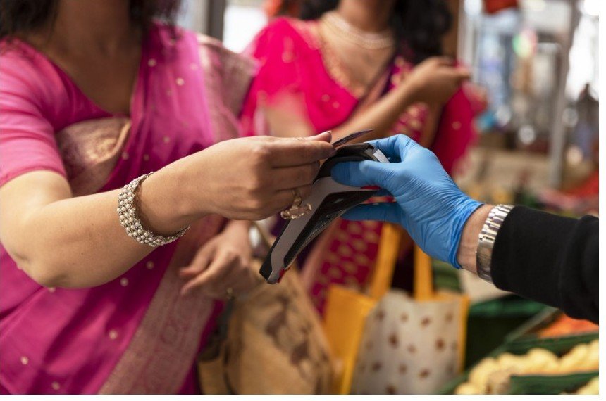 Pledged gold release and bank clearance process